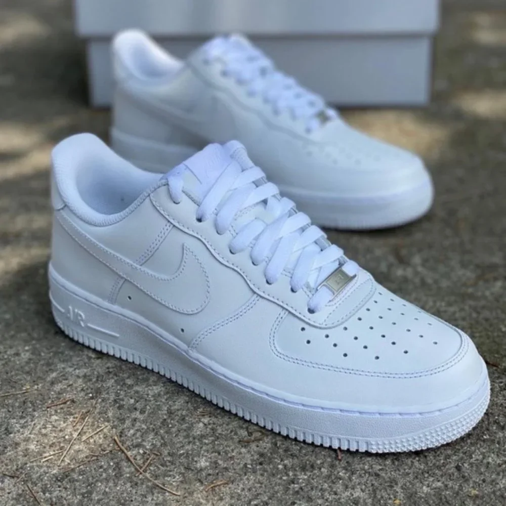 NIKE AIR FORCE 1 Triple White Sneakers Shoes - Picture 1 of 6